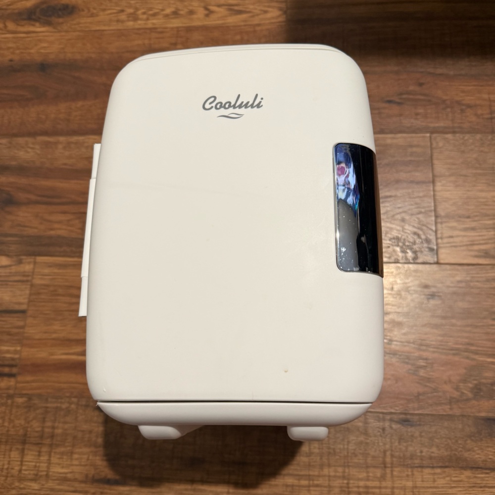 Cooluli White Mini Fridge
